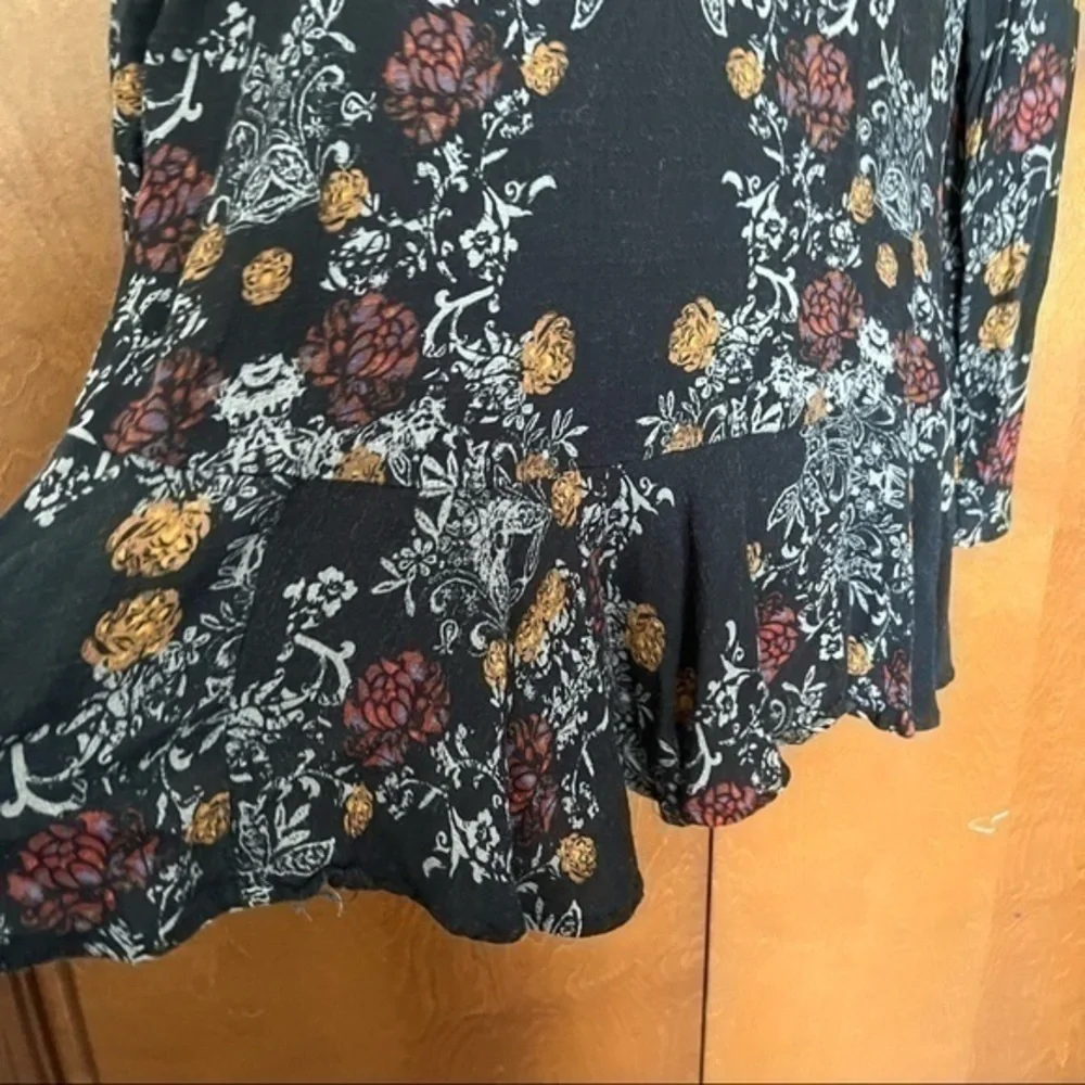 Free People Tunic Medium Deep V Back Dropped Peplum Waist❤️